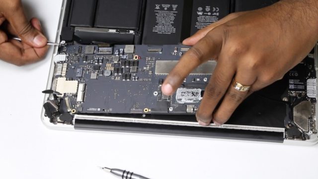 how to turn on macbook after water damage